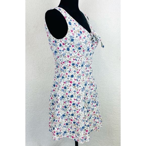 (VTG) BYER TOO! CALIFORNIA • 90s Floral Front-Tie Sleeveless Mini Dress - Picture 4 of 13